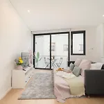 Hostwise Cozy With Balcony And Garage Lejlighed Leça da Palmeira