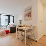 Hostwise Cozy With Balcony And Garage Leça da Palmeira