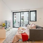 Hostwise Cozy With Balcony And Garage