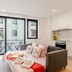 Apartmán Hostwise Cozy With Balcony And Garage *