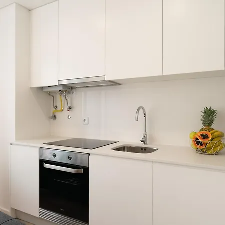 Hostwise Cozy With Balcony And Garage Apartment *