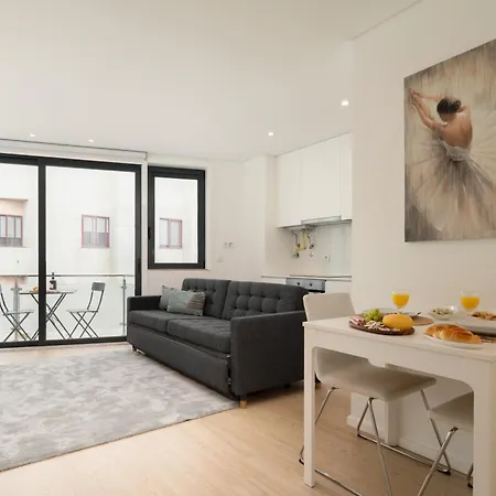 Apartment Hostwise Cozy With Balcony And Garage *
