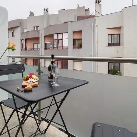 Hostwise Cozy With Balcony And Garage * Leca da Palmeira