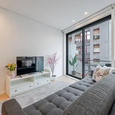 Hostwise Cozy With Balcony And Garage Apartment Leca da Palmeira