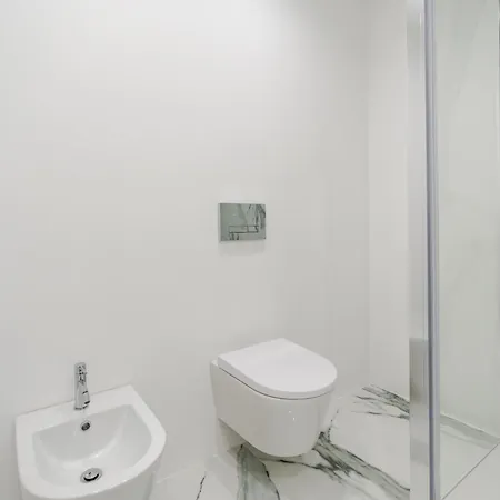 Hostwise Cozy With Balcony And Garage * Leca da Palmeira