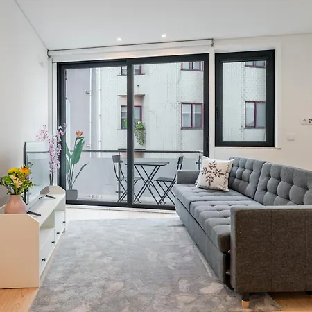Apartment Hostwise Cozy With Balcony And Garage *