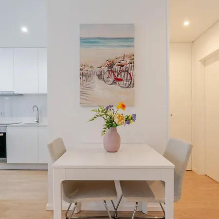 Hostwise Cozy With Balcony And Garage Apartment *
