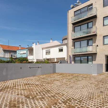 Hostwise Cozy With Balcony And Garage Apartment *