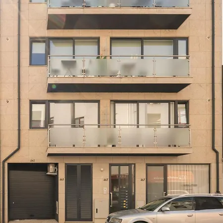 Hostwise Cozy With Balcony And Garage Appartement Leça da Palmeira