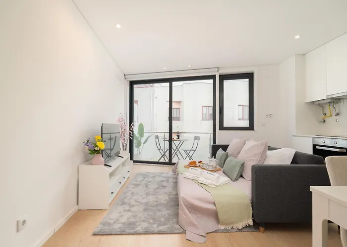 Hostwise Cozy With Balcony And Garage Apartment Leça da Palmeira