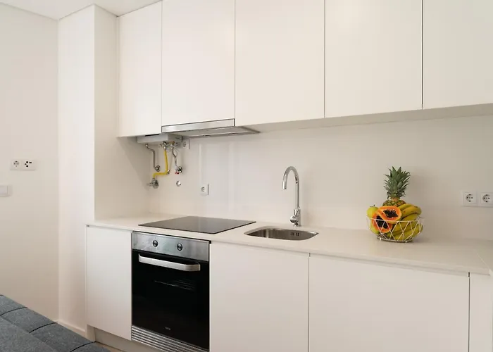 Hostwise Cozy With Balcony And Garage Apartment *