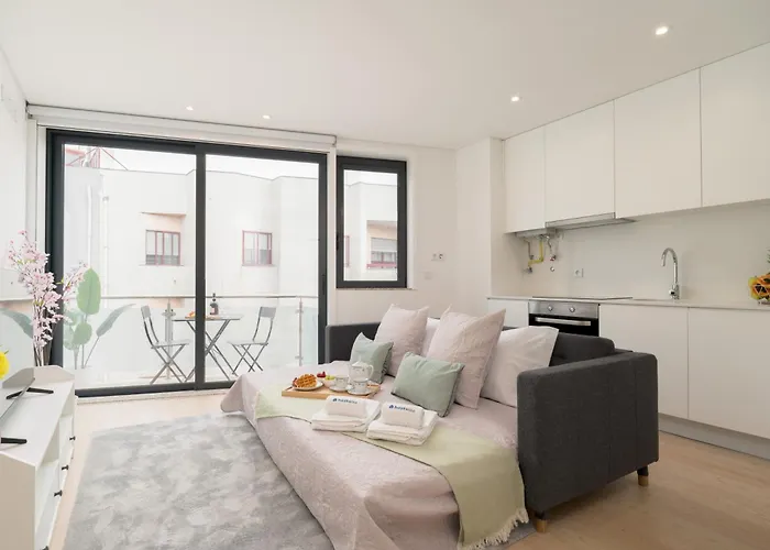 Apartment Hostwise Cozy With Balcony And Garage *