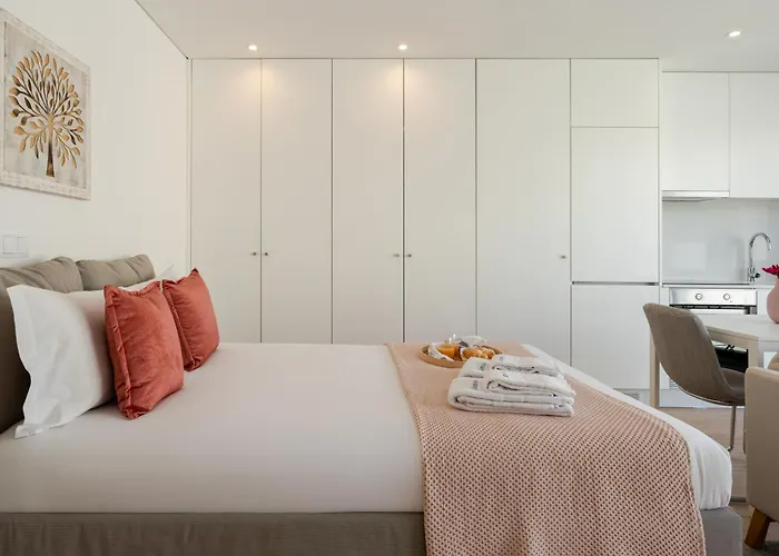 Hostwise Cozy With Balcony And Garage Leça da Palmeira