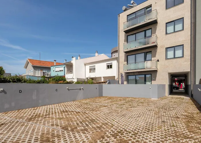 Hostwise Cozy With Balcony And Garage Apartment *